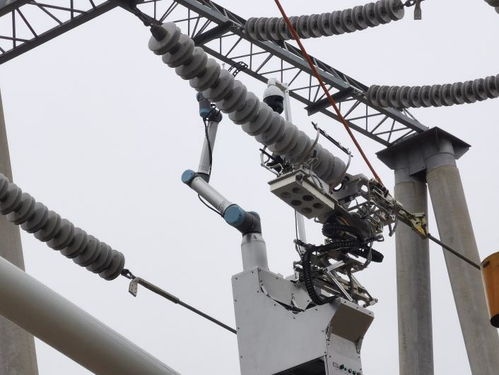 機(jī)器人高空作業(yè)給絕緣子串動手術(shù) 更安全 更高效