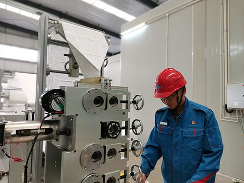 自主研制口罩 芯 材料 記中國化工 80后 黨員突擊隊(duì)隊(duì)長蔡醇洋